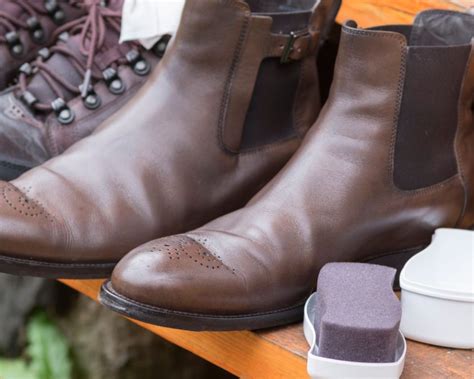 how much do leather boots stretch: the elasticity of footwear and its cultural significance